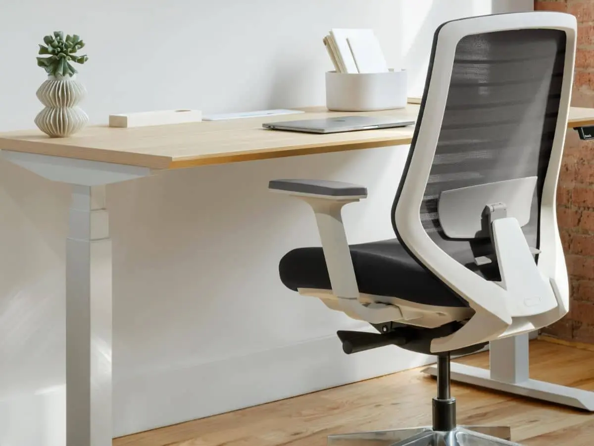8-best-office-chair-for-gaming-but-not-so-pricey-over-1k1.