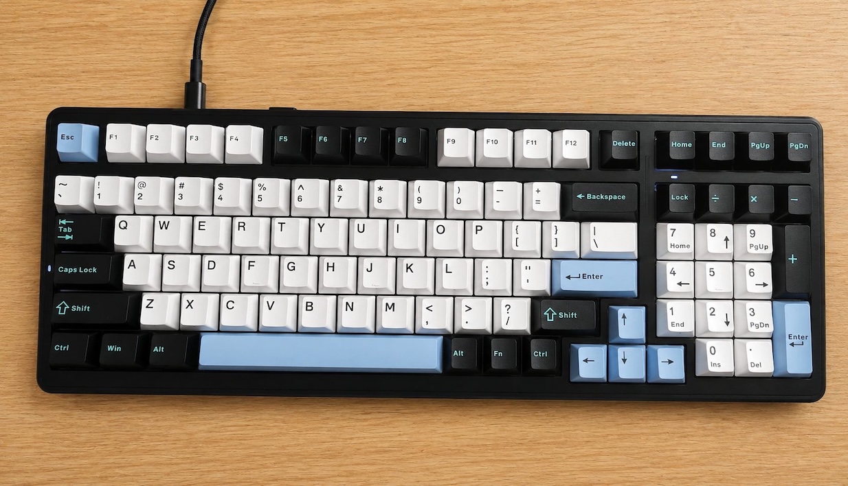 AULA F99 keyboard