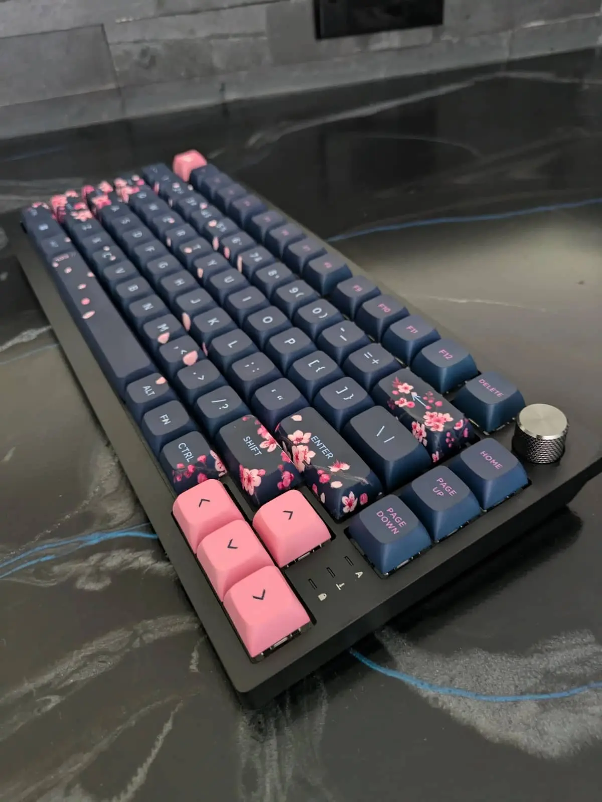 Corsair K65 Plus