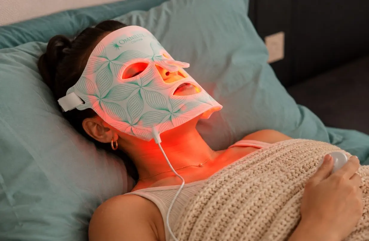 Omnilux Contour Face