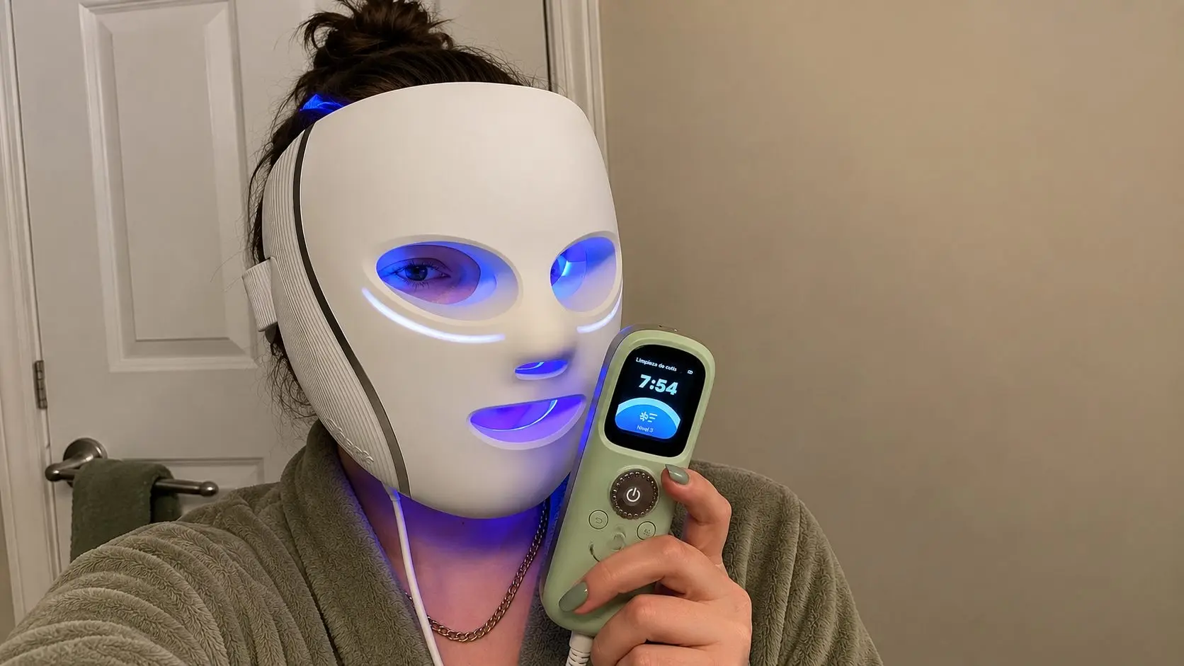 Shark CryoGlow LED Face Mask FW312PL